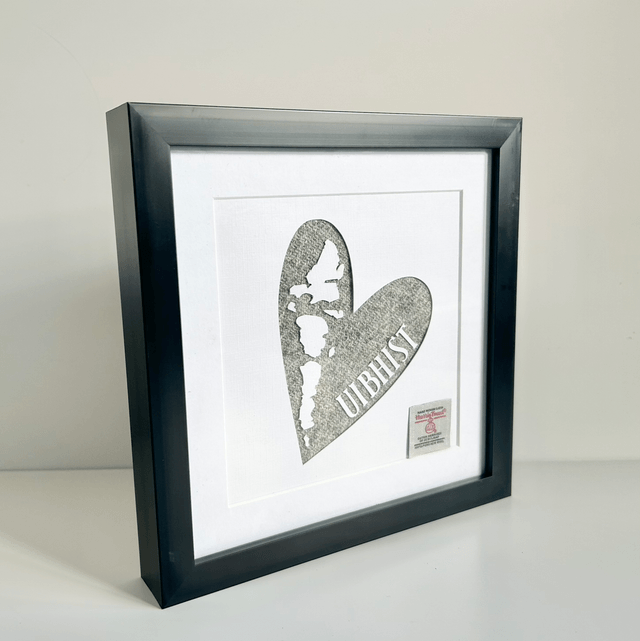 Uibhist Love Heart Harris Tweed Frame